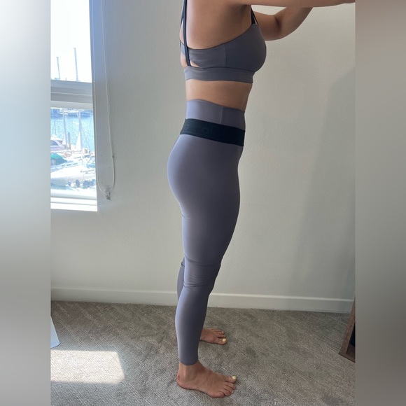 Alo Yoga purple dusk set 💜 Repose bra size S + airlift fitness legging size XS - Picture 5 of 7